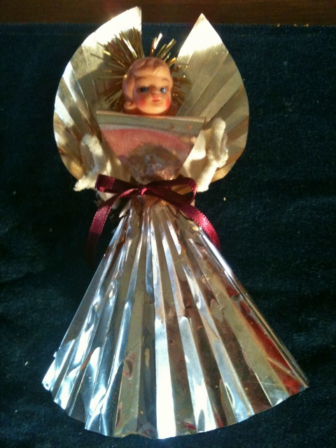 Vintage Angel Χριστουγεννιάτικο δέντρο Topper. Ορισμένες οικογένειες τονίζουν ότι δεν είναι σε θέση να «προσφέρουν τα Χριστούγεννα» για τα παιδιά τους, υποθέτοντας ότι τα Χριστούγεννα προέρχονται από ένα κατάστημα #Texashomesteader